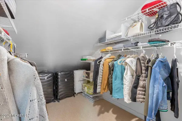 2 Palomino Way, Marlboro, NJ 07746