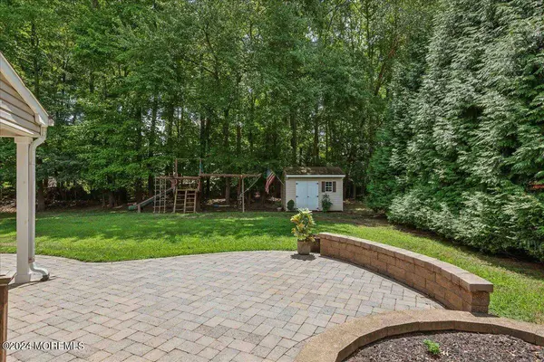 25 Birmingham Drive, Manalapan, NJ 07726