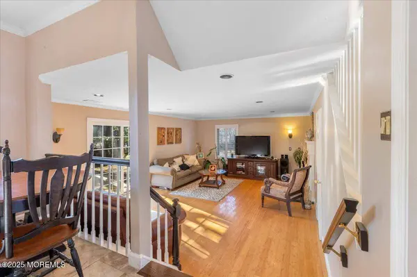 2 Palomino Way, Marlboro, NJ 07746