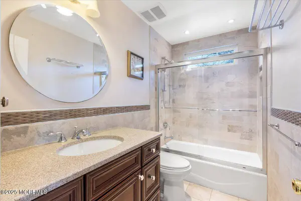 2 Palomino Way, Marlboro, NJ 07746