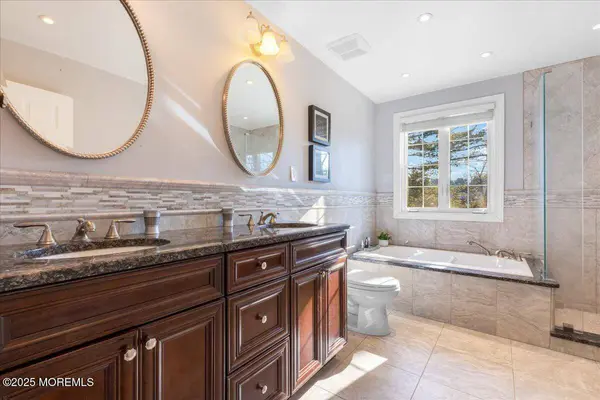 2 Palomino Way, Marlboro, NJ 07746