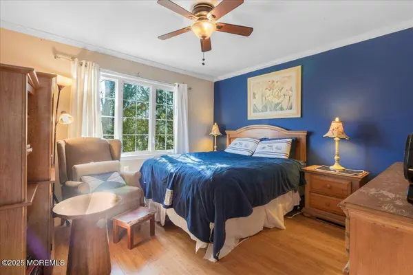 2 Palomino Way, Marlboro, NJ 07746