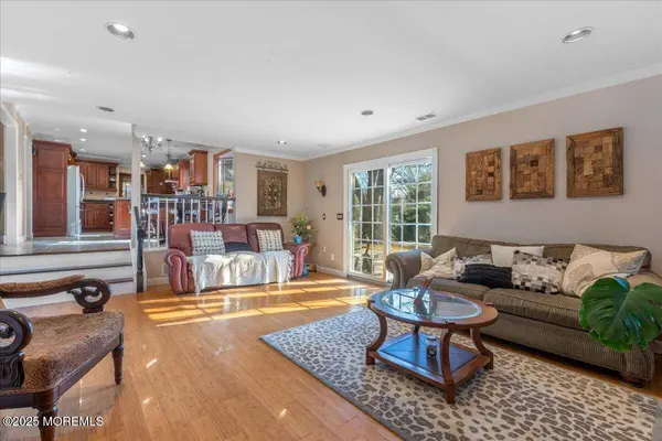 2 Palomino Way, Marlboro, NJ 07746