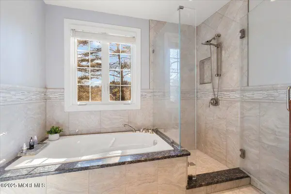 2 Palomino Way, Marlboro, NJ 07746