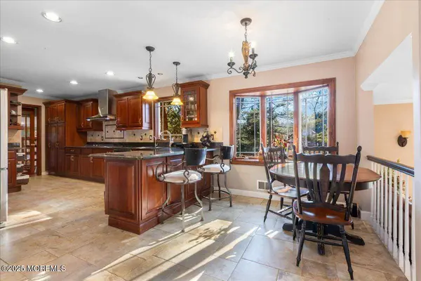 2 Palomino Way, Marlboro, NJ 07746