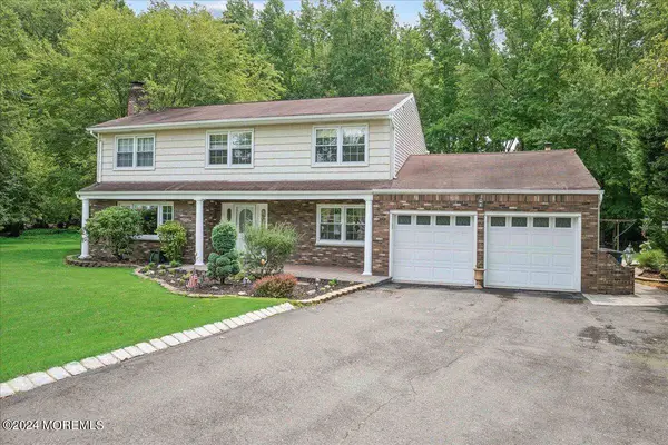 25 Birmingham Drive, Manalapan, NJ 07726