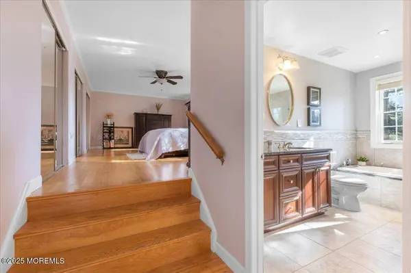 2 Palomino Way, Marlboro, NJ 07746