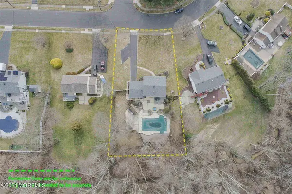 8 Eliot Road, Manalapan, NJ 07726