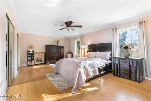 2 Palomino Way, Marlboro, NJ 07746