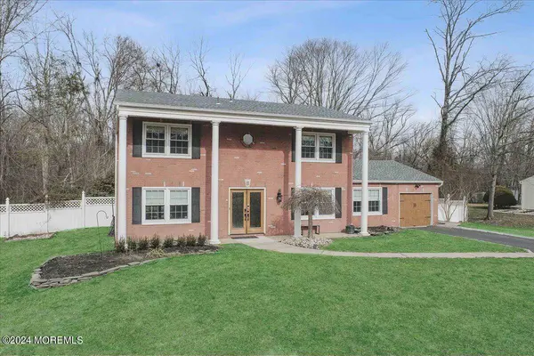 8 Eliot Road, Manalapan, NJ 07726