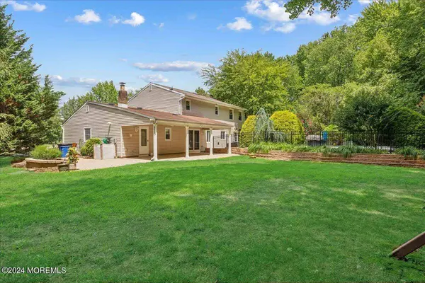 25 Birmingham Drive, Manalapan, NJ 07726
