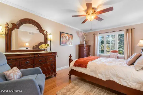 2 Palomino Way, Marlboro, NJ 07746