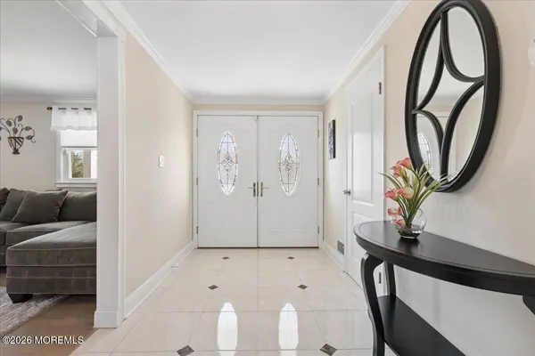 81 Kings Way, Freehold, NJ 07728