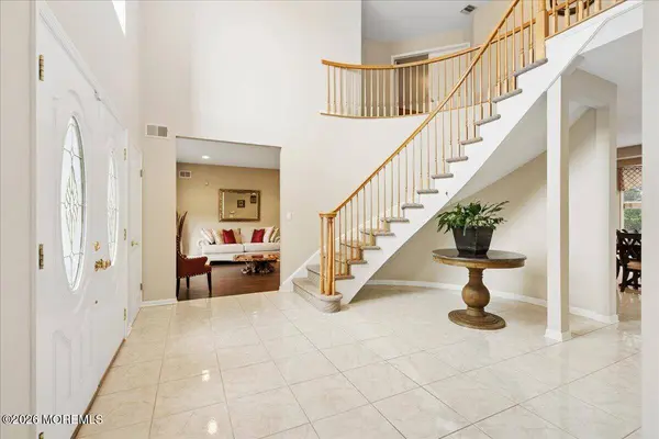 5 Martin Court, Manalapan, NJ 07726