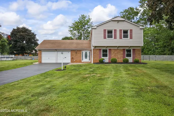 21 Forge Court, Freehold, NJ 07728
