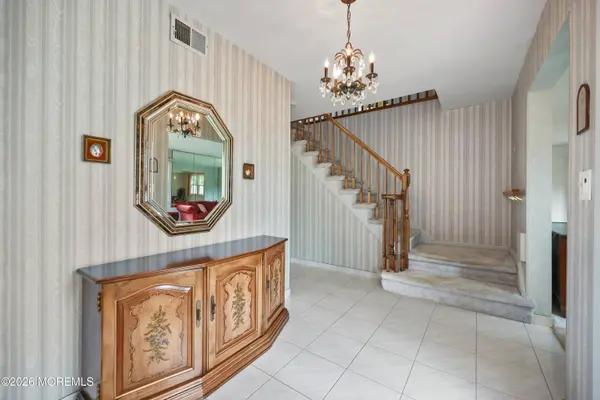 21 Forge Court, Freehold, NJ 07728