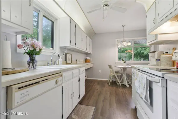 173 Amberly Drive #D, Manalapan, NJ 07726