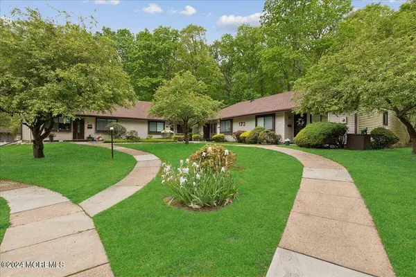 173 Amberly Drive #D, Manalapan, NJ 07726