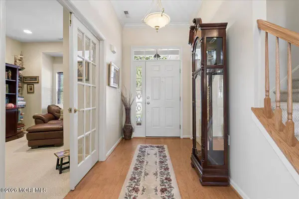 4 Gainsborough Court, Manalapan, NJ 07726