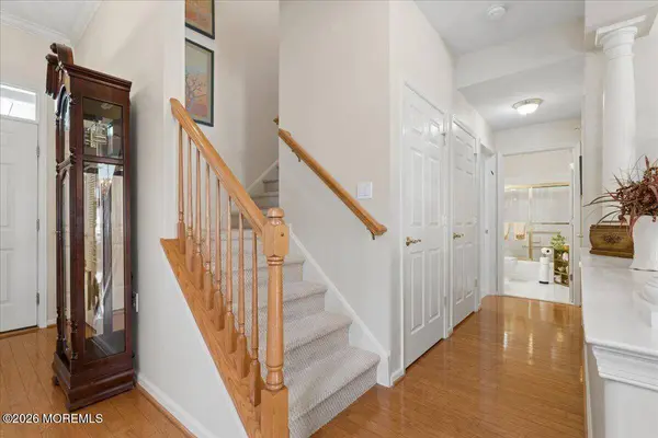 4 Gainsborough Court, Manalapan, NJ 07726