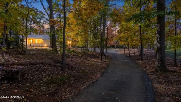 105 Thompson Grove Road, Manalapan, NJ 07726