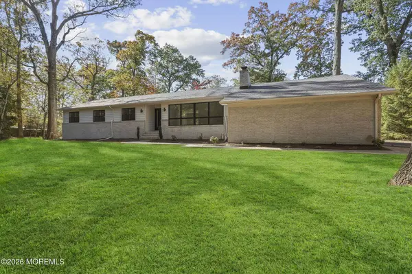 105 Thompson Grove Road, Manalapan, NJ 07726