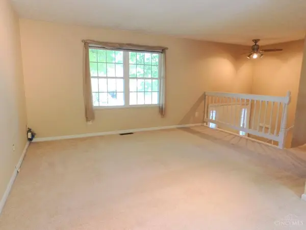 2566 Meadowmar Ln, Cincinnati, OH 45230