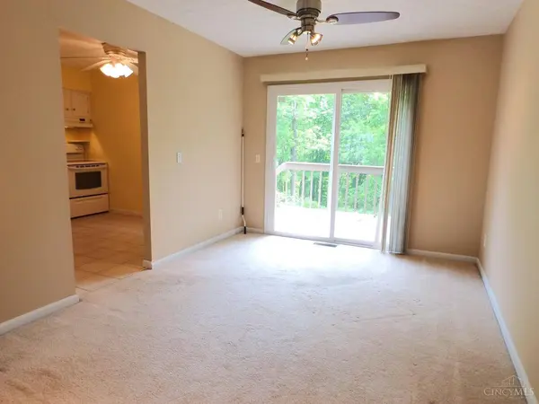 2566 Meadowmar Ln, Cincinnati, OH 45230