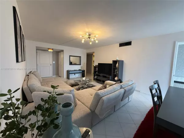 250 174th St #2307, Sunny Isles Beach, FL 33160