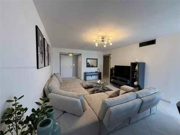 250 174th St #2307, Sunny Isles Beach, FL 33160