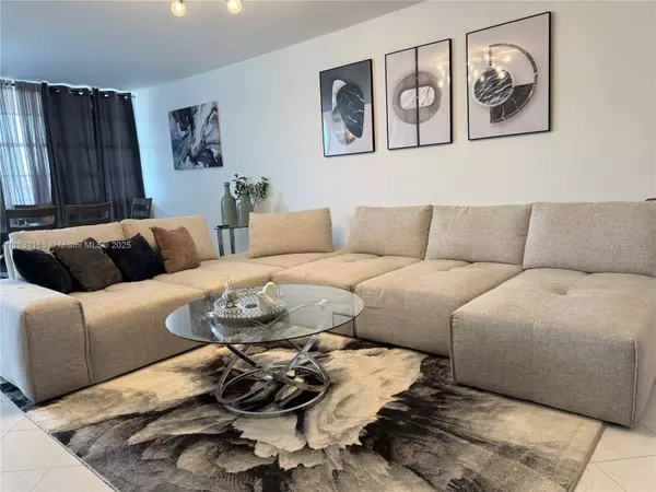 250 174th St #2307, Sunny Isles Beach, FL 33160