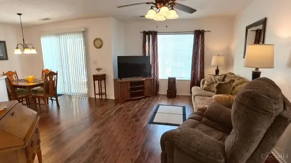 12 Ledgerwoods Dr, Batavia Twp, OH 45102