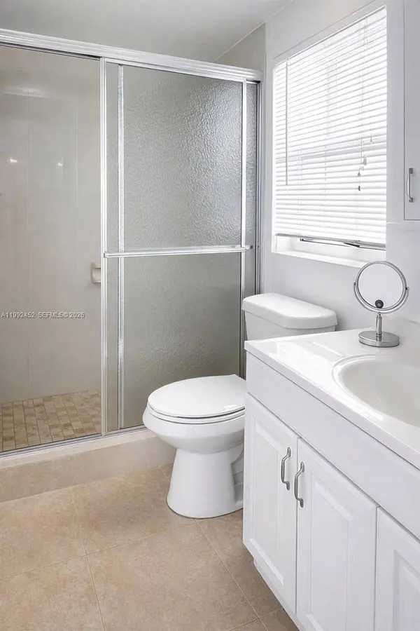 1425 Atlantic Shores Blvd #501, Hallandale Beach, FL 33009