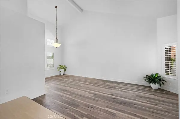 2982 La Vista AVE, Corona, CA 92879