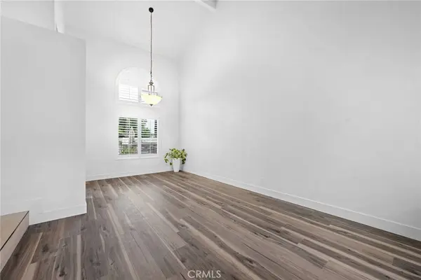 2982 La Vista AVE, Corona, CA 92879