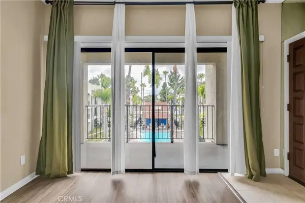 11620 Warner #621, Fountain Valley, CA 92708