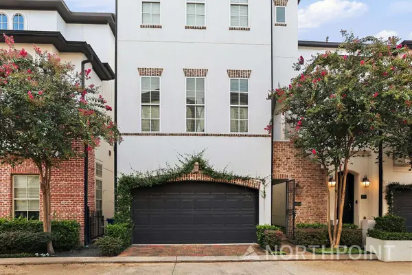 2710 Cohn Garden