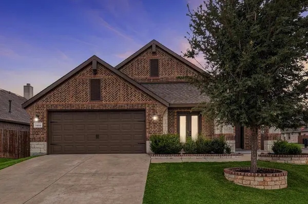 7533 Rothbury Drive, Fort Worth, TX 76179
