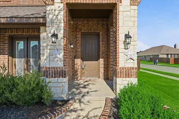 7533 Rothbury Drive, Fort Worth, TX 76179