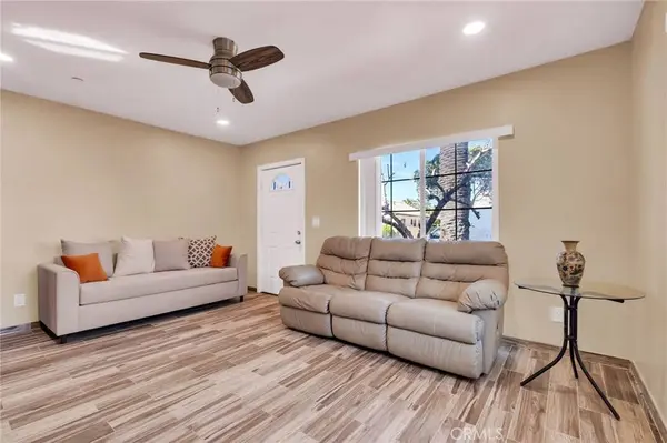 1976 Olive, Long Beach, CA 90806