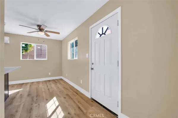 1976 Olive #A, Long Beach, CA 90806