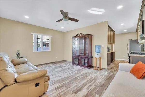 1976 Olive, Long Beach, CA 90806