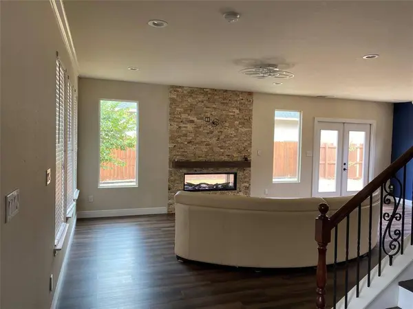 400 S Jefferson Street S, Irving, TX 75060