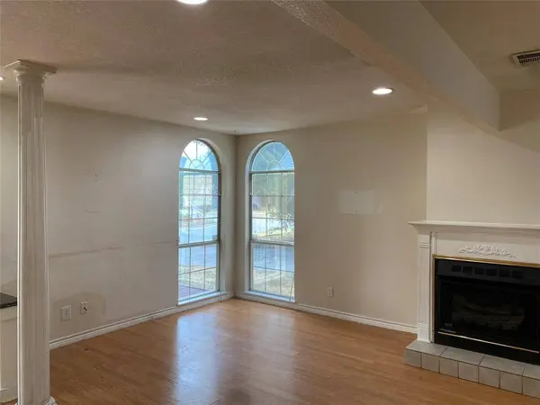 406 S Jefferson Street S, Irving, TX 75060