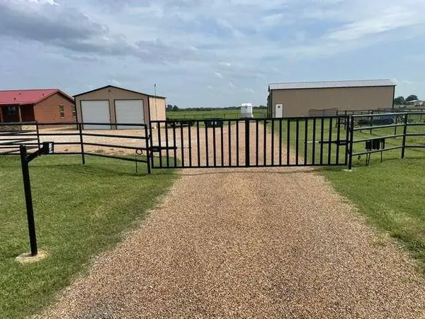 2290 Brooks Lane, Sadler, TX 76264