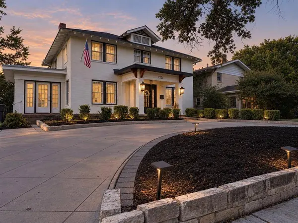 2221 Park Place Avenue, Fort Worth, TX 76110