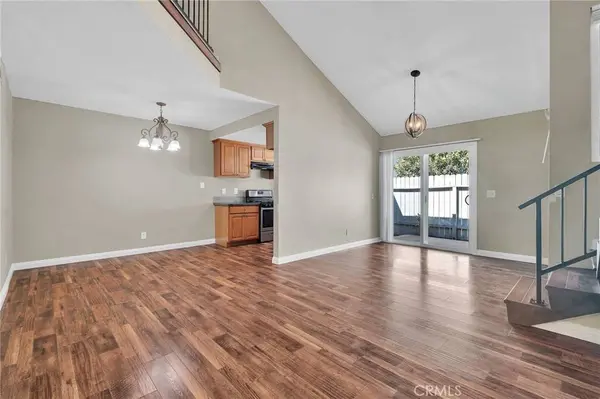 1010 S Victoria AVE, Corona, CA 92879