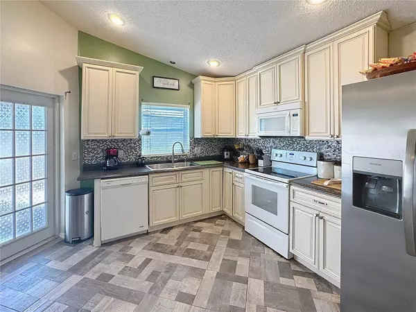 3217 BREWSTER DR, Kissimmee, FL 34743