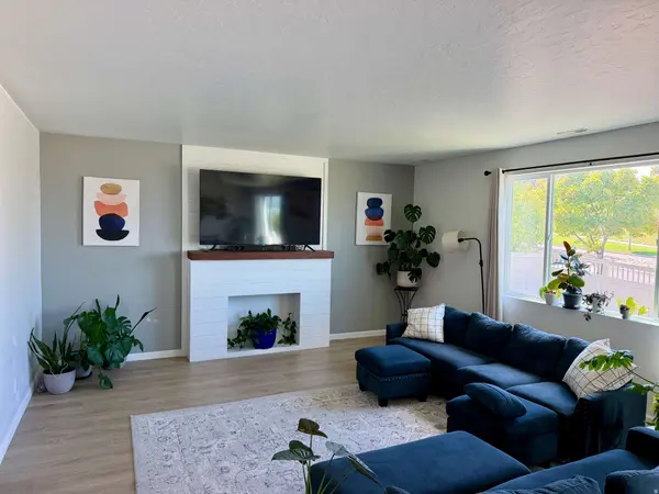 3269 S PEREGRINE TRL, Saratoga Springs, UT 84045