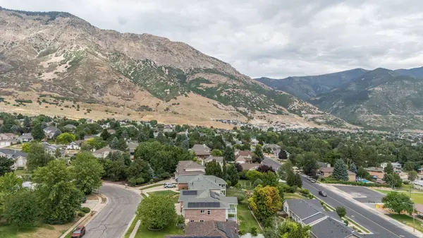 869 E 3350 N, North Ogden, UT 84414